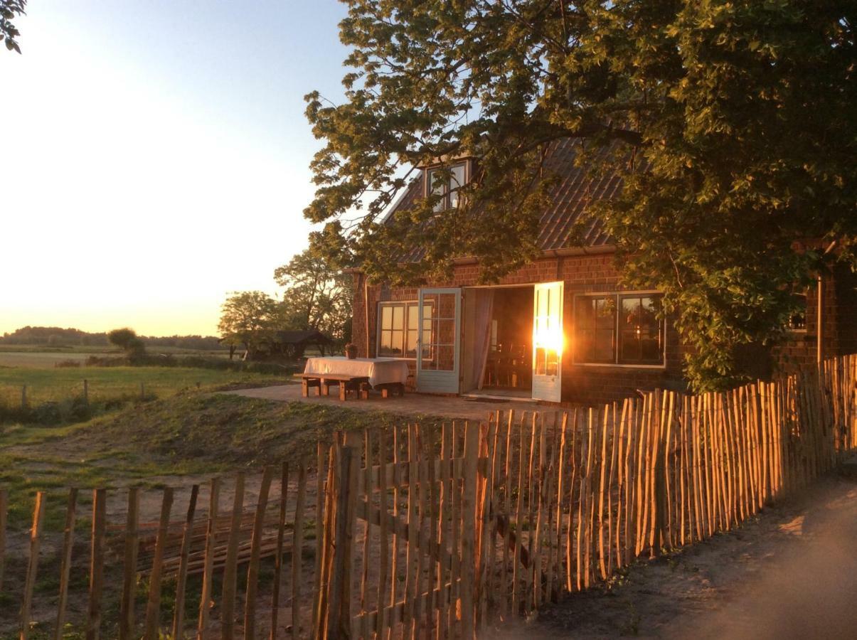 Unique Place On The River Waal Heerewaarden Exterior foto